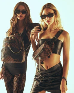 SPRAYGROUND HENNY LOCK SHARKS IN PARIS CARGO CROSSBODY 18 SPRAYGROUND HENNY LOCK SHARKS IN PARIS CARGO CROSSBODY -Spray Ground B4341 4 1