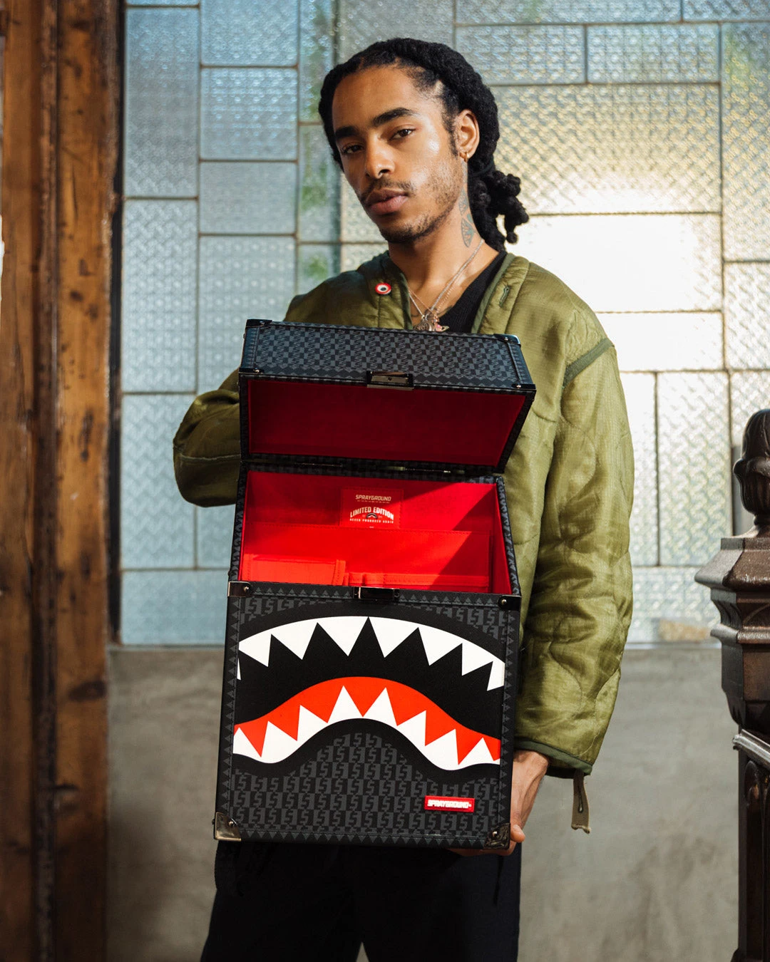 SPRAYGROUND SPRAYGATTI REVV CHATURANGA SHARK 1900 BACKPACK 2 SPRAYGROUND SPRAYGATTI REVV CHATURANGA SHARK 1900 BACKPACK - Image 2