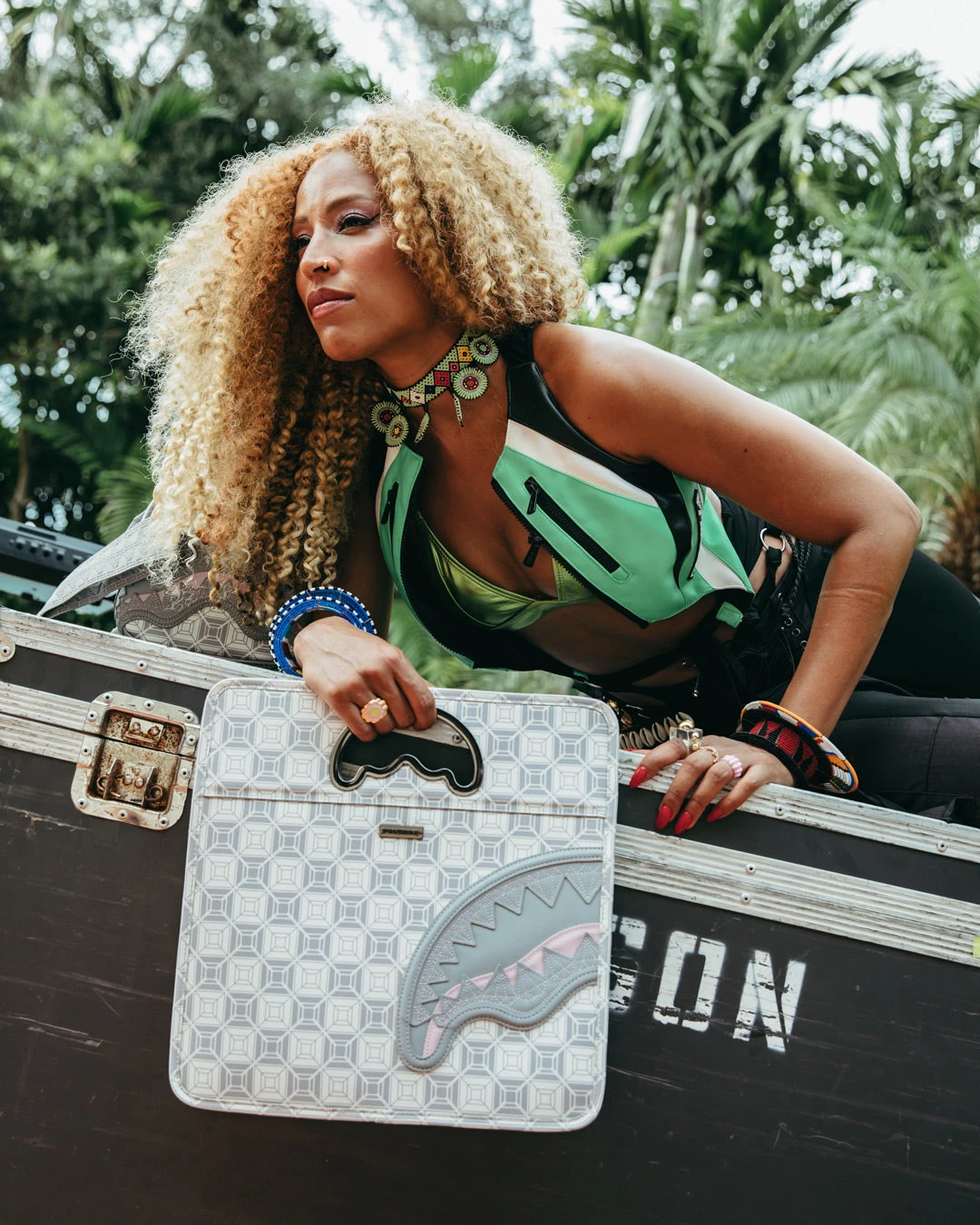 SPRAYGROUND A.I.8 AFRICAN INTELLIGENCE BOOKED & BUSY CITY SAVVY HANDBAG 4 SPRAYGROUND A.I.8 AFRICAN INTELLIGENCE BOOKED & BUSY CITY SAVVY HANDBAG - Image 4